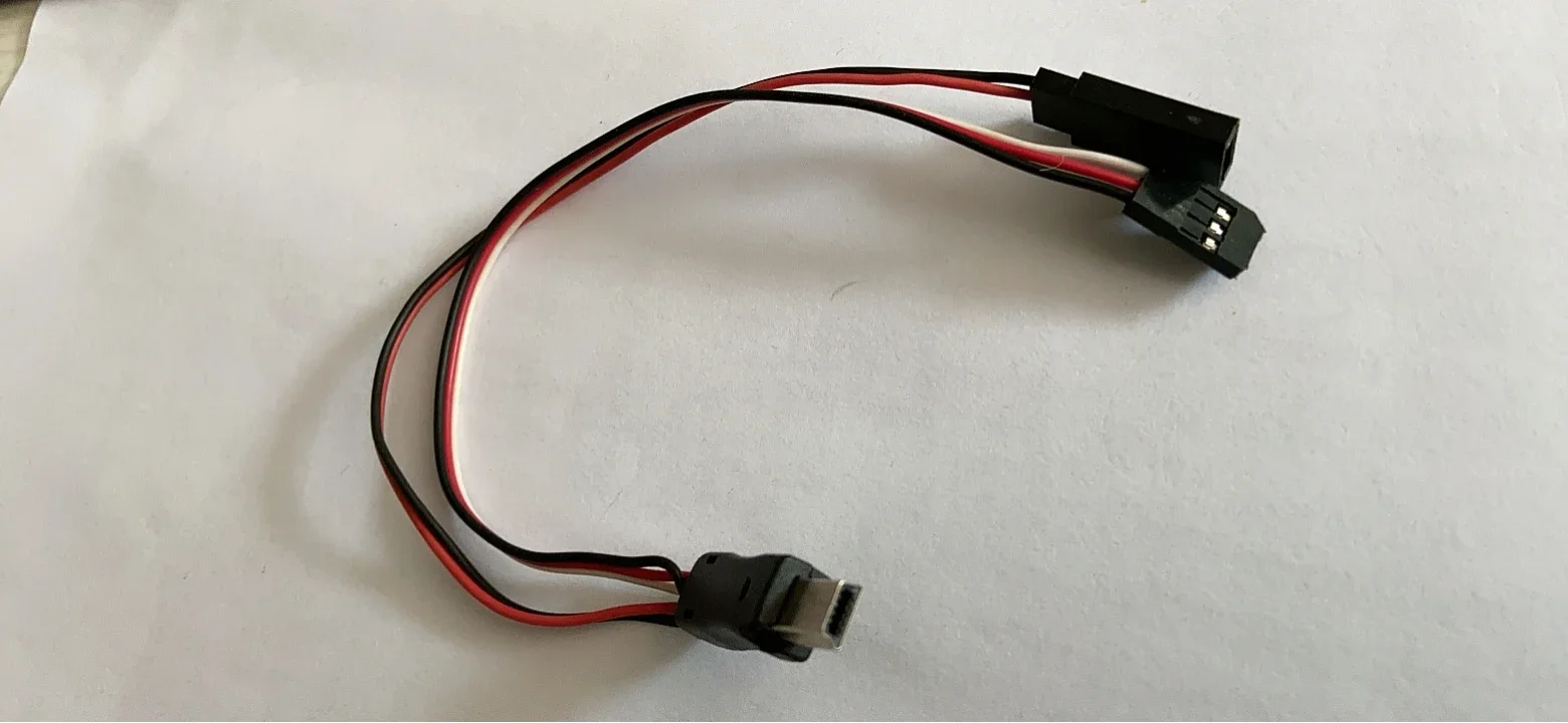 FPV AVミニUSB出力ケーブル電源（JR Futabaサ - Rca Cable のレビューと価格